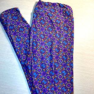 TV Lularoe leggings